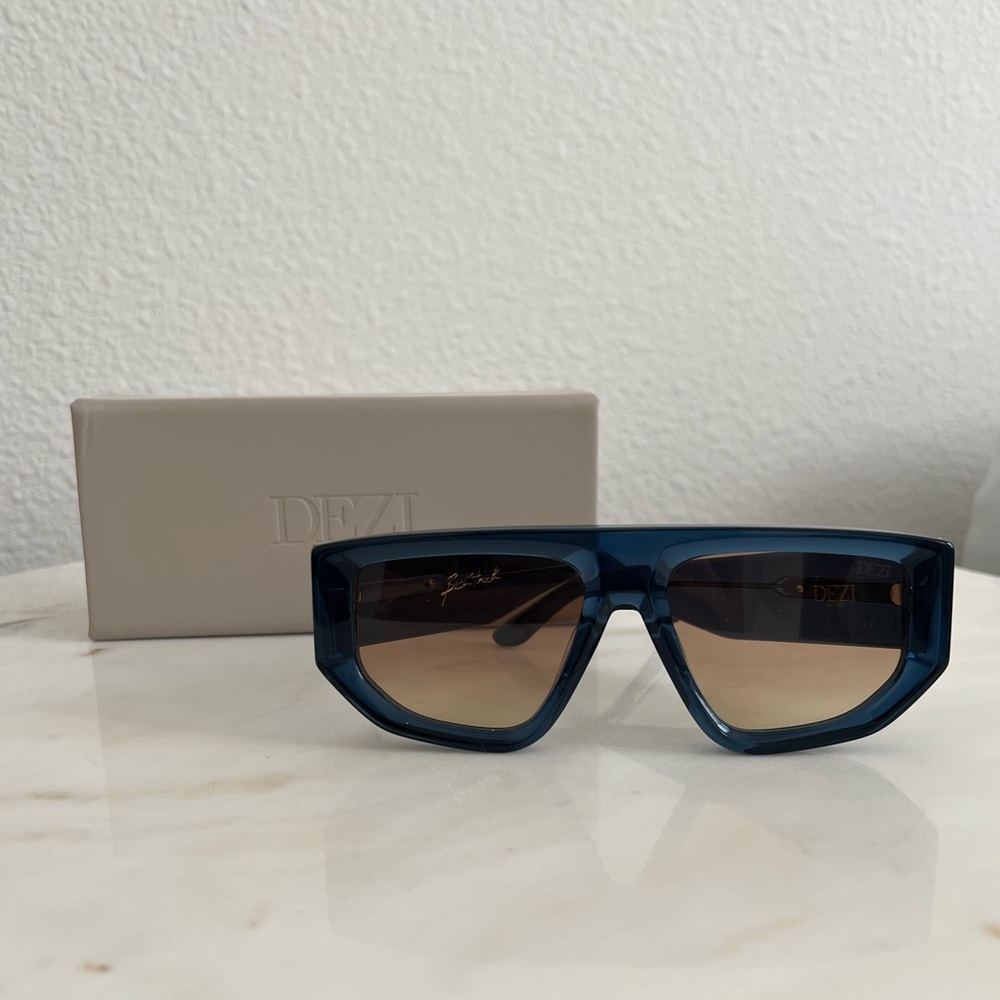 DEZI BACKTRACK - COLOR: SAPPHIRE / TERRA COTTA FADED